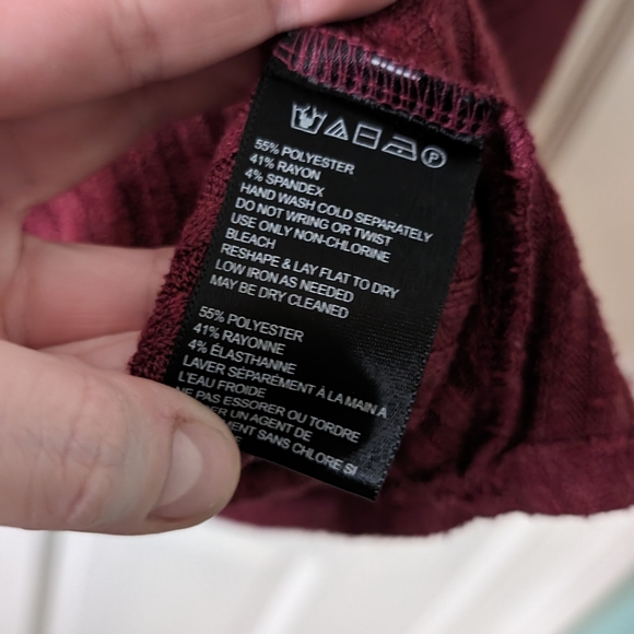 Urban Outfitters Maroon Collar Neck Oversized Knit Top Size Medium - Picture 6 of 8